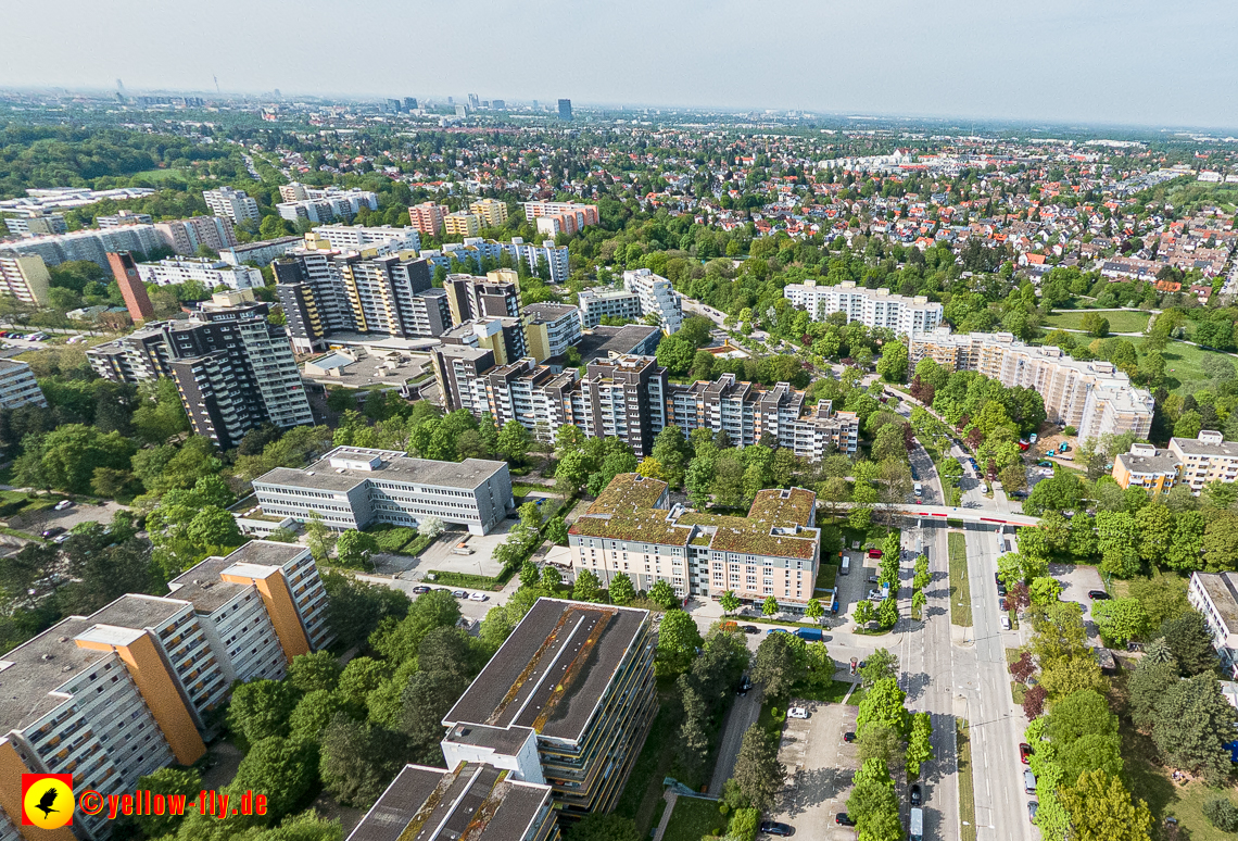 09.05.2023 - Marx-zentrum mit Karl-Marx-Ring 52-62 und 53-57 in Neuperlach